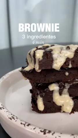 O lanche da tarde sempre pede um docinho, né? Vamos apelidar essa receita de brownie 💖  Ele é zero açúcar e mega saudável✨ . . . . . . . . . #receitasfit #emagrecimento #emagrecer #receitas #lowcarb #healthylifestyle #healthyfood #weightloss #semgluten #glutenfree #zeroaçúcar #semacucar #recipes #nosugar 