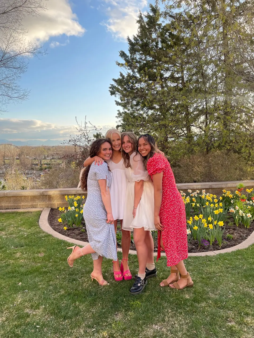 Senior banquet favs🤧 #fyp #BestFriends #teammates #teammatesforlife #family #utah #gymnastics #byugymnastics #senioryear #spring #sundress 