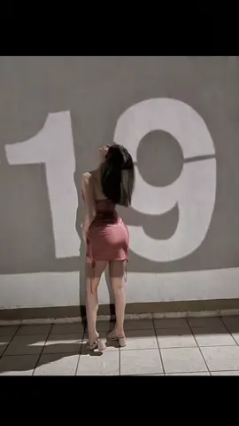Happy nineteen for me!  #birthday #photo #photoideas #birthdayideas #birthdayphotoshoot #birthdayphotos #birthdayphotoshootideas #nineteen #19 #19birthday #fyp #foryou #foryoupage 