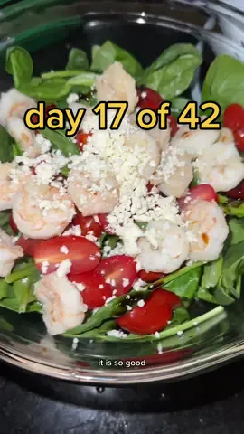 shrimp avo salad is my new fave #sixweekstosummer #nycdayinthelife #mealprep #goalsetting #GymLife 