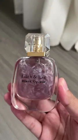 Wanginya enak pol #lilithandeve #parfumlokal #parfummurah 