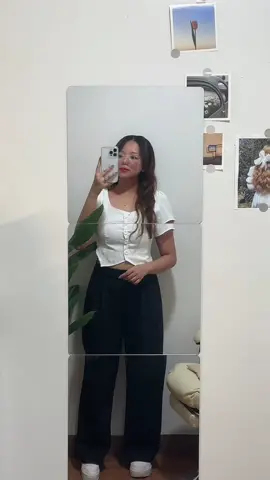 Full body mirror 🪞 #mirror #adhesivemirrorstickers #shatterproofmirror #acrylicmirror #roomdecor #mirrorsticker 