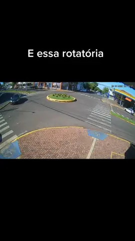 Tem alguma rotatória assim na sua cidade?