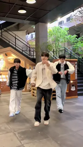 愛を伝えたいだとか🌹 #andTEAM #JO #HARUA #MAKI