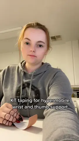 All of this was taught to me by my Occupational and physical therapist. I am not a professional by any means #heds #hypermobility #wristinstability #kttape #ktape #ringsplints 