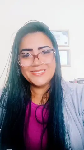 Terapeuta TRG e Especialista em leitura corporal e comportamental. Terapeuta cognitiva comportamental e corporal 