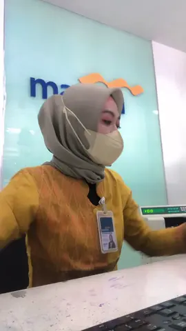 Tired, but I Love My Job💪🏻💪🏻 #banking #bankindonesia #mandiri #teller #tellerbank 