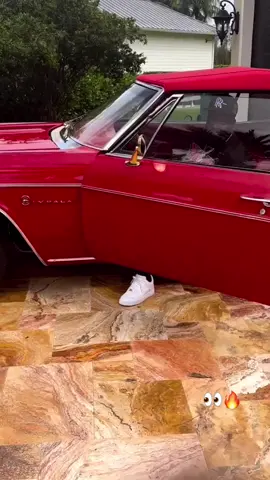 #RickRoss with a quick flex! 👀🔥 (Via IG @richforever) #Worldstar #Fyp 