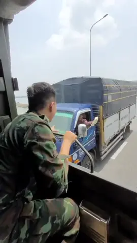 Món quà dù nhỏ nhưng rất ý nghĩa với những chú Bộ Đội. Cám ơn bác tài rất nhiều, chúc sức khoẻ ❤️❤️❤️ #CapCut #bodoi #bodoicuho #vietnam #vn #xuhuong #xu #xuhuong2023 #bộđộicụhồ #trend #vietnamtoiyeu 