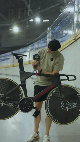 Let’s find out how much my track bike actually weighs!  #cyclingtok #cycling #trackcycling #fixie #fixedgear #athlete #teamcanada #argon18 #fyp #foryou 