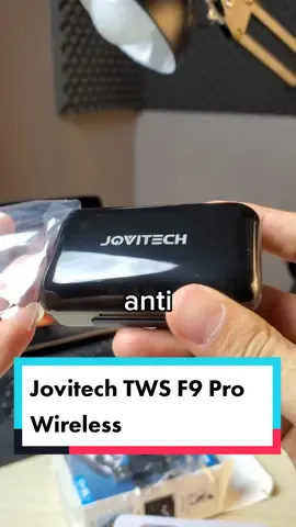 TWS Jovitech F9 Pro Wireless ini gokil banget sih, 70 ribuan tapi fitur nya setara sama TWS yang 500 ribuan! Dicelup ke air aman! anti debu! dan bisa jadi power bank hp kamu loh! @jovitech.id  . #tiktokshop #jovitech #tws #twsheadset #headphones #headset #powerbank #rekomendasigadget #wirelessheadphones #reviewproduk 
