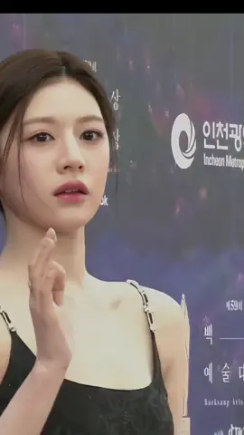 Our gorgeous Go Youn Jung ❤️❤️ she look nervous but still perfect and beautiful 🥰🥰 #goyounjung #goyounjungedit #kactress #redcarpet #beautiful #BaeksangArtsAwards2023 #59thBaeksangArtsAwards #fyp #xyzbca 