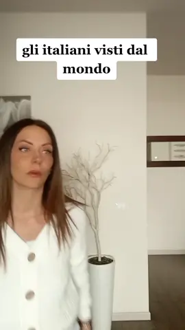 #italianinelmondo #gestiitaliani #comicita #humor #videocomico #funnyvideos #comedyvideo 