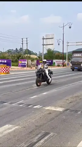 Cute girl🤗❤️🖤#moto #motogirl #bikegirl #motorcycle #motorbike #motolife #bikelover #tiktok #fyp 