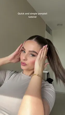 The perfect ponytail 🫶🏼 #fyp #hairstyle #hair #hairtutorial #hairhack #hairinspo #sleekhair #transformation #hairtok #fashiontiktok 