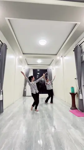 Zapin ya salam by Coach dan anak didik hahaha #zapin #zapinyasalamjohor #zapinyasallam #menari #penari #tradisionaldance #jambi #penarijambi 