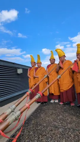 Kings Place was literally blessed with a visit from the Tashi Lhunpo Monks of Tibet who performed a special ceremony on the rooftop, playing their traditional long horns and singing auspicious chants. This is normally performed on the rooftop of their monastery in India, where they reside in exile from their native Tibet, to alert the community that an important event is to take place. We look forward to their return on Wed 24 May when they join us for a dramatic presentation of sacred music, dances, and prayers, with traditional costumes and ceremonial masks in Hall One 🙏Part of Songlines Encounters Festival at Kings Place. Find out more here bit.ly/3Ln9nba #arts #artsvenue #kingsplace #london #monks #tibet #ceremony #songlinesencounters #music #liveperformance #rooftop #kingscross #kingscrossstation #chanting