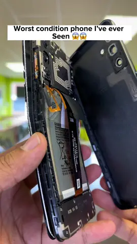 You never seen nothing like it before 😱  #moneytalkswireless #phonerepair #ct #bridgeportct #foryou #foryoupage #fyp #igotchu #androidsamsung #appleiphone #asmr 