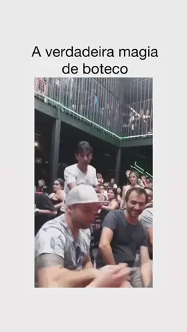 Então é essa que é a tal da magia do boteco? 🤔😂 #engraçado #magica #buteco #boteco #fun #funny #risadas #increible #incrivel #magictrick #foryourpage #foryoupage #foryou #fypシ #fyp #fy