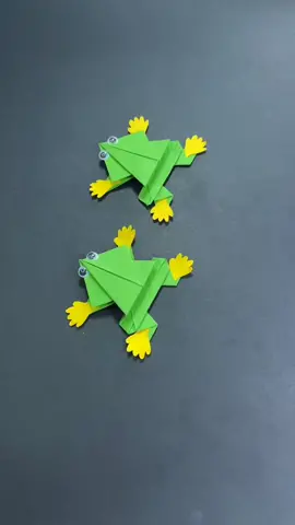 ranas saltarinas con origami 🤩🤩. #arteconpapel #arte #art #origamitutorial #origamidepapel #decoracion #diseño #origamitiktok #crear #manualidades #decoracionesbonitas #ideasgeniales #ideasdecoracion #ideasdecorativas #creatividad #origami 