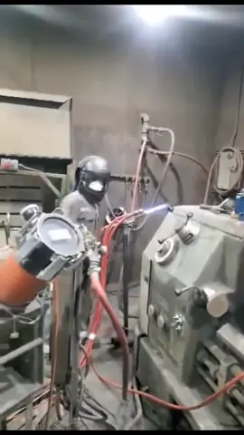 Twin arc spraying a pump shaft for the USS Wasp LHD 1 #thermalspray #navy #arcspray #metallisation #thermalbarrier #surfacecoating #welding #metalized