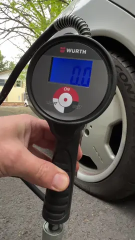 Mercedes Benz E55 AMG Tire Inflation #cars #automotive #mechanic #technician #cartok #mechanicsoftiktok #techniciansoftiktok #tires #mercedesbenz #amg 