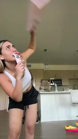 Yall i been eating tf up out of @bloomnu protein bars 😭 they taste like candy bars its wild 