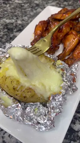 Aquí te comparto esta deliciosa  papas al horno 😍🤤🥔 . . . . . #papasalhorno  #papa  #rico #horno  Cena