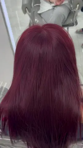 Đỏ chery màu nhuộm trong 1 noits nhạc 😝