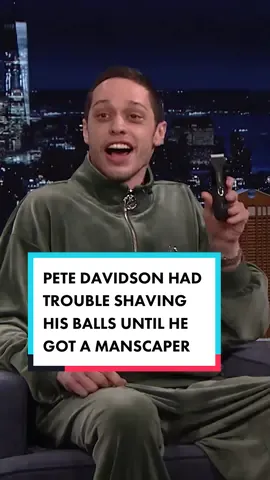 #PeteDavidson had trouble shaving his balls until he got a Manscaper 🤣 #FallonTonight 