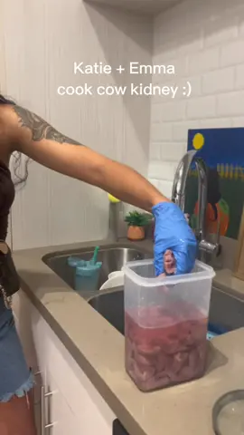 if miami went under, it would he bc the cockroaches took over the city. #miami #floridabugs #fuckcockroaches #contentcreator 