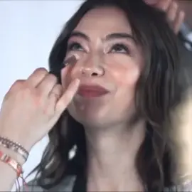 قدام مرايتها👑❤️#نسليهان_أتاغول #neslihanatagul #ملكه_الدراما_التركية #عاشقة_نسليهان_الابد♾️ #نسليهان_العشق #نيسليهان_اتاغول #تركيا🇹🇷 #اكسبلوىررررررر 