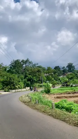 Healing time ..Trawas Mojokerto #videoperjalanan #alam #mentahanhealing #videovibesestetik #mentahanpemandangan 