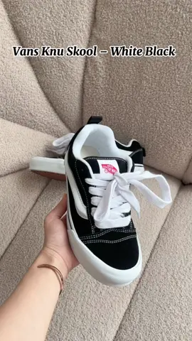 Một mẫu basic nhưng vẫn cực nổi bật cho mùa lễ chưa biết mang gì ? #fypシ #sneakerholic #xuhuong #review #viral #vans #vansknuskool #sneakerbasic 