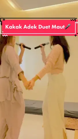 Kakak adek duet maut 🎤😂 #Siblings #siblingcheck #sister #sing #vinapanduwinata #vinapanduwinatacintacover #coversongs  #twinsisters #singing  