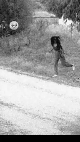 خلني اطلع من عذابه خلني اتنفس واعيش 😴🥀#عبارات_حزينه💔 #حزيــــــــــــــــن💔🖤 #مشاهدات_تيك_توك #مشاهير_تيك_توك #tiktokindia 