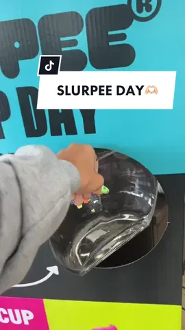 BYOC for slurpees at 7/11 today😝 #slurpee #slurpeesummer #byoc #byocontainer 