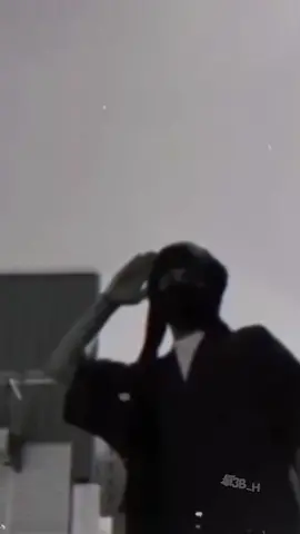 العقل صاحي لكن القلب مجنون🫤