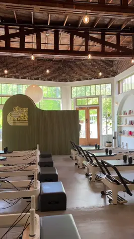 So far so good🩵 #weekend #weekendvlog #pilates #sushi #barcelona #wine #dinner #girlsnight #workouts #atlanta #atlantavlog #atlantavlogger #blackgirl #blackgirlvlogs #grwm 