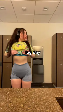 leg day earlier #legday #gym #gymgirlthings 