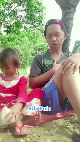 Moga diberi ketabahan... #lagumadura #lagumaduraviral #lagumadurasedih #lagumadurahits #mengenang #ziarahkubur #yatimpiatu #anakyatim #lagusedih #lagusedih😭 #madura #maduraviral #fyp #fypシ #fypage #fypシ゚viral #viral #viralvideo #viraltiktok #virall #video #videoviral #tiktok #tiktokmadura #follow #like 