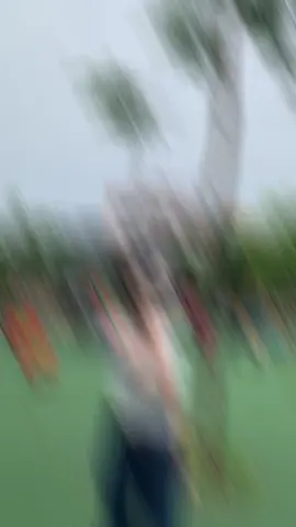 Nghỉ lễ mọi người đi đâu chơi không ạ..?Ở công viên Lãm Làng Băcnihh thì gặp em 😂 😂#xuhuong2023 #băcninh #fyp #37nghean 