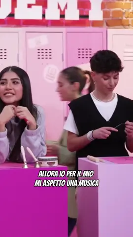TROVI ALTRE PARTI SUL MIO PROFILO 👀 #wearezoomer #vaginaacademy 