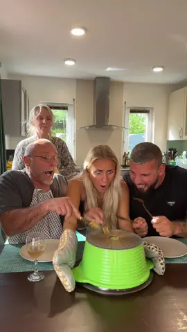 Wenn die Tochter genau so gut kocht wie die Mutter😂!!! #viral #fürdich #foryou #foryoupage #fy #fyp #funnyvideos #couplecomedy #comdey 