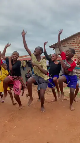 Its time for Africa🌎🙏😍😍This is our time🙏🫶❤️❤️#wakawakachallenge #wakawaka #wakawakashakira @Shakira #aimerskidsfoundation #foryoupage #kidsoftiktok #kidsdance 