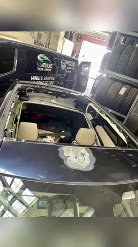 2015 Range Rover Evoque 🚗  Panoramic sunroof replacement #landrover #nyc #rangerover #autoglass 