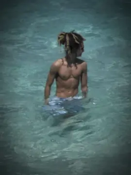 beach in Maldives 🎸🏖️ #tokiohotel #tomkaulitz 