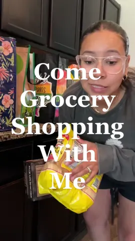 A Little Sunday Morning Vlog #sundayvlog🥰 #momlifebelike #sundaymomroutine #groceryshopwithme #groceryruns #hebislife #austinmomsblog #momsdoingmomthings 