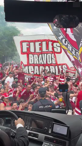 Desde dentro ❤️🤍 | #granadacf #futbol #laliga #recibimiento #aficion 