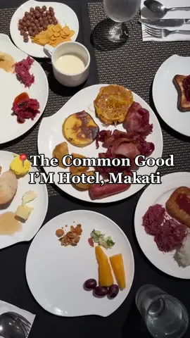 4-peso hotel buffet breakfast in Makati PERO …🥴 (walang longanisa jk 🤣) be super patient nalang with the staff kasi kulang daw sila ng tao ☹️ #foodieph #phoodtour #FoodieTokPH #tiktokfoodieph #honestreview #cheapeats #breakfast #buffet #makati #restaurantrecommendation #imhotel 
